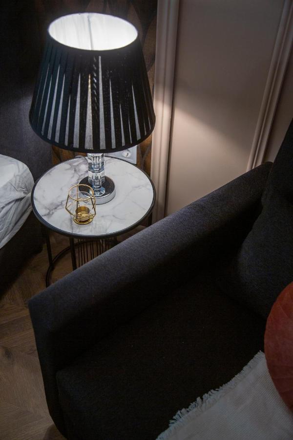 Stylish Quentin Apartment In The King Street บูดาเปสต์ ภายนอก รูปภาพ