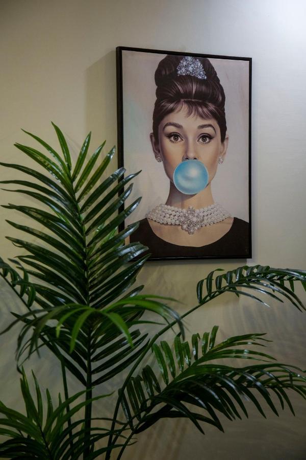 Stylish Quentin Apartment In The King Street บูดาเปสต์ ภายนอก รูปภาพ