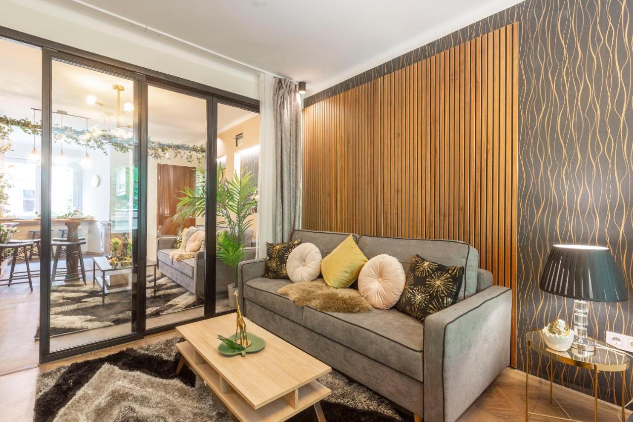 Stylish Quentin Apartment In The King Street บูดาเปสต์ ภายนอก รูปภาพ