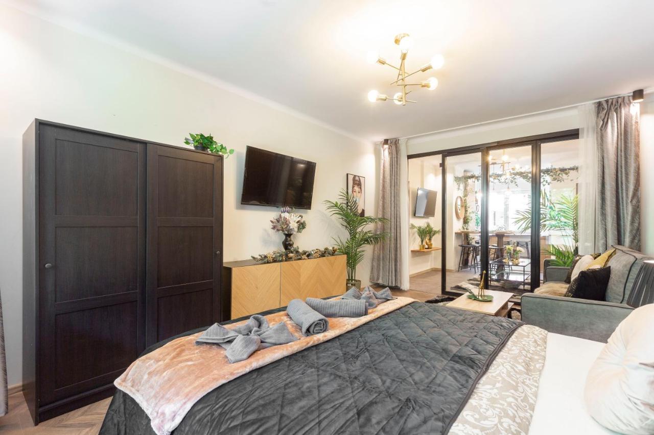 Stylish Quentin Apartment In The King Street บูดาเปสต์ ภายนอก รูปภาพ